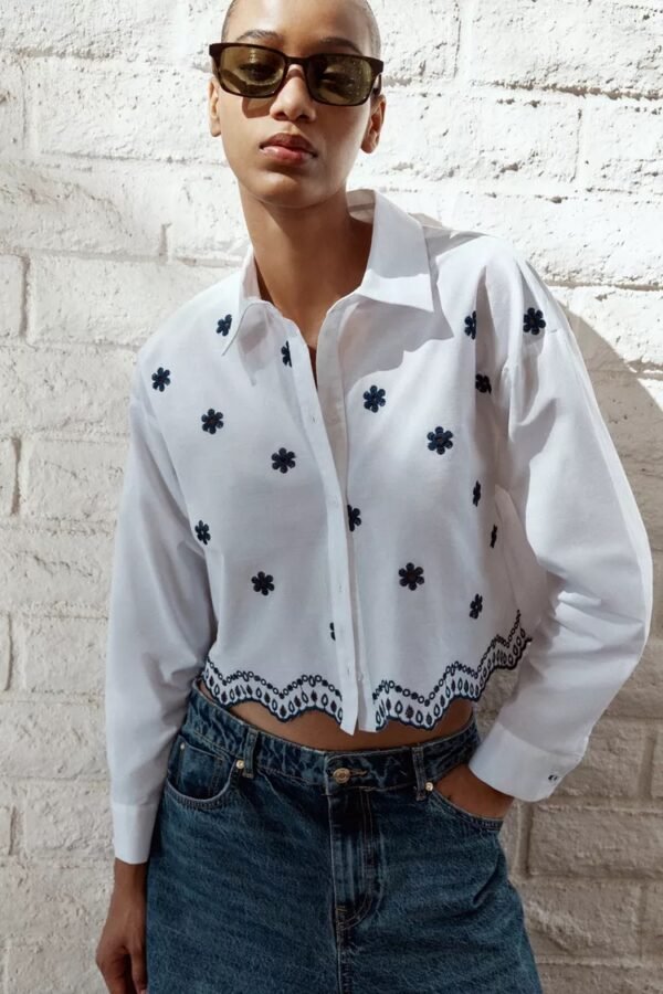 DAISY EMBROIDERED SHIRT